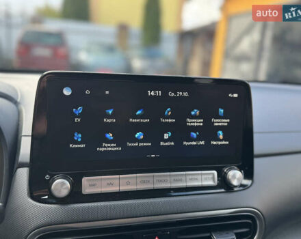 Серый Хендай Kona Electric, объемом двигателя 0 л и пробегом 77 тыс. км за 15999 $, фото 52 на Automoto.ua