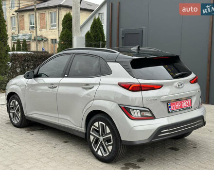 Серый Хендай Kona Electric, объемом двигателя 0 л и пробегом 63 тыс. км за 18450 $, фото 2 на Automoto.ua