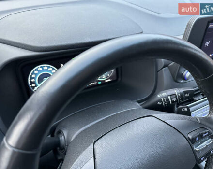Сірий Хендай Kona Electric, об'ємом двигуна 0 л та пробігом 23 тис. км за 17900 $, фото 26 на Automoto.ua