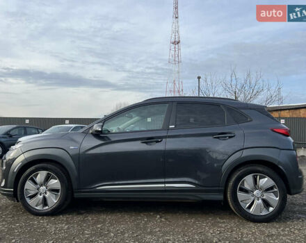 Серый Хендай Kona Electric, объемом двигателя 0 л и пробегом 72 тыс. км за 20154 $, фото 4 на Automoto.ua