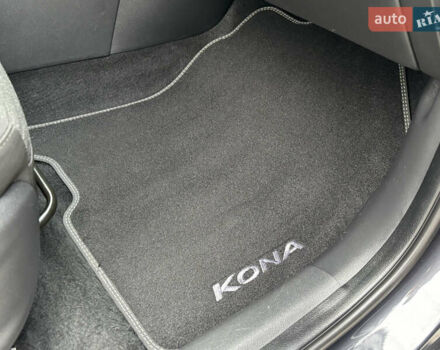 Сірий Хендай Kona Electric, об'ємом двигуна 0 л та пробігом 52 тис. км за 16450 $, фото 70 на Automoto.ua