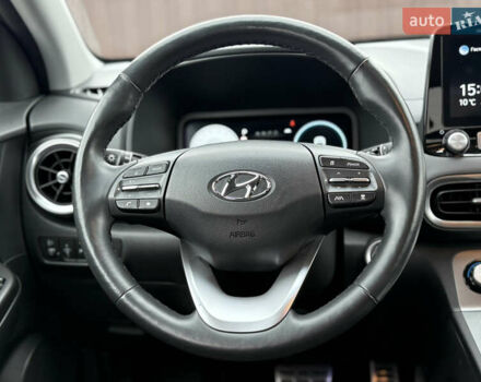 Сірий Хендай Kona Electric, об'ємом двигуна 0 л та пробігом 37 тис. км за 18100 $, фото 39 на Automoto.ua