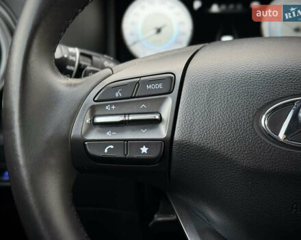 Серый Хендай Kona Electric, объемом двигателя 0 л и пробегом 87 тыс. км за 19552 $, фото 87 на Automoto.ua