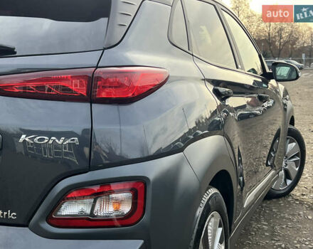Серый Хендай Kona Electric, объемом двигателя 0 л и пробегом 72 тыс. км за 20154 $, фото 12 на Automoto.ua