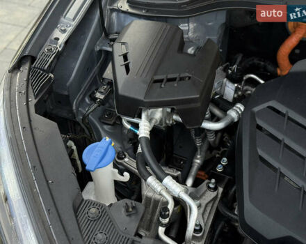 Серый Хендай Kona Electric, объемом двигателя 0 л и пробегом 87 тыс. км за 19552 $, фото 110 на Automoto.ua