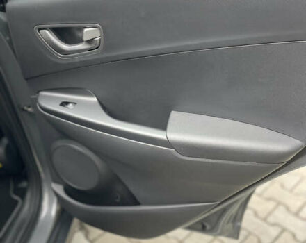 Серый Хендай Kona Electric, объемом двигателя 0 л и пробегом 47 тыс. км за 15950 $, фото 22 на Automoto.ua