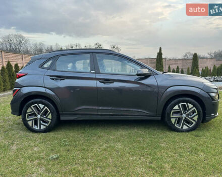 Сірий Хендай Kona Electric, об'ємом двигуна 0 л та пробігом 23 тис. км за 17900 $, фото 7 на Automoto.ua