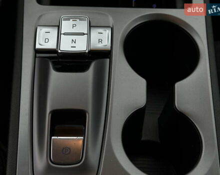 Серый Хендай Kona Electric, объемом двигателя 0 л и пробегом 65 тыс. км за 17999 $, фото 30 на Automoto.ua