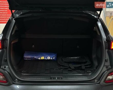 Серый Хендай Kona Electric, объемом двигателя 0 л и пробегом 65 тыс. км за 19900 $, фото 72 на Automoto.ua