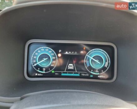 Серый Хендай Kona Electric, объемом двигателя 0 л и пробегом 42 тыс. км за 21500 $, фото 43 на Automoto.ua