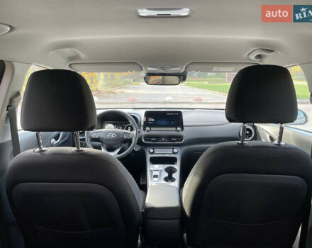 Серый Хендай Kona Electric, объемом двигателя 0 л и пробегом 48 тыс. км за 17390 $, фото 33 на Automoto.ua