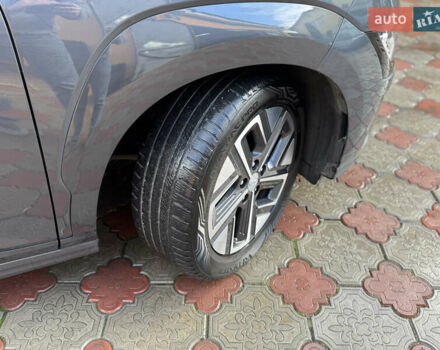 Серый Хендай Kona Electric, объемом двигателя 0 л и пробегом 77 тыс. км за 15999 $, фото 64 на Automoto.ua