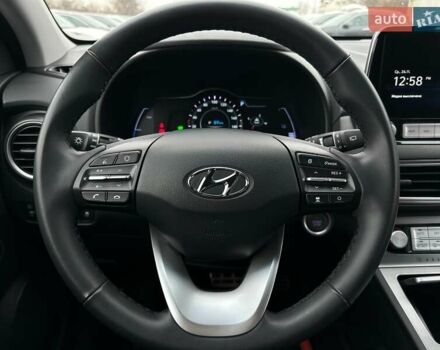 Серый Хендай Kona Electric, объемом двигателя 0 л и пробегом 65 тыс. км за 19900 $, фото 44 на Automoto.ua