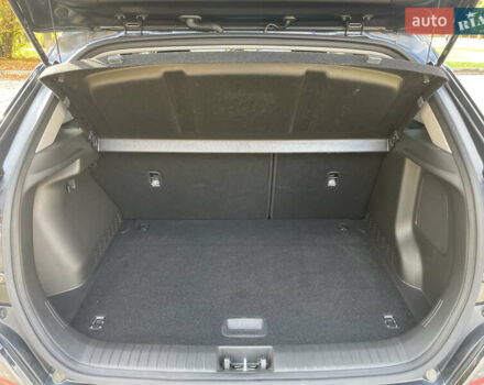 Серый Хендай Kona Electric, объемом двигателя 0 л и пробегом 48 тыс. км за 17390 $, фото 35 на Automoto.ua