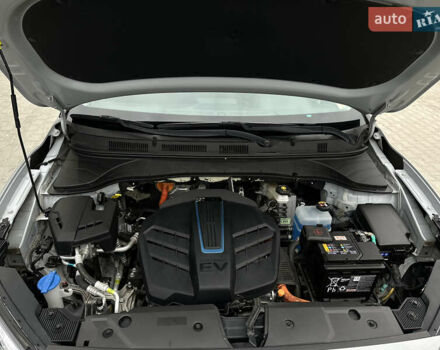 Серый Хендай Kona Electric, объемом двигателя 0 л и пробегом 63 тыс. км за 18450 $, фото 15 на Automoto.ua