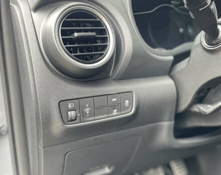 Серый Хендай Kona Electric, объемом двигателя 0 л и пробегом 47 тыс. км за 15950 $, фото 14 на Automoto.ua