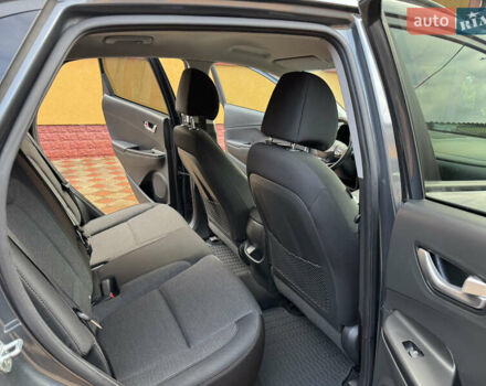 Серый Хендай Kona Electric, объемом двигателя 0 л и пробегом 77 тыс. км за 15999 $, фото 17 на Automoto.ua