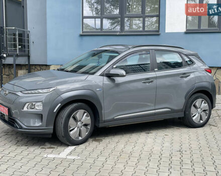 Серый Хендай Kona Electric, объемом двигателя 0 л и пробегом 47 тыс. км за 15950 $, фото 2 на Automoto.ua