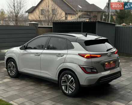 Серый Хендай Kona Electric, объемом двигателя 0 л и пробегом 63 тыс. км за 17900 $, фото 3 на Automoto.ua
