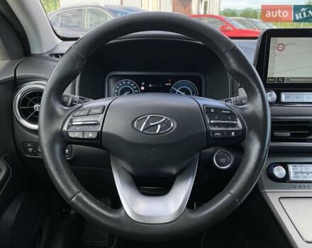 Серый Хендай Kona Electric, объемом двигателя 0 л и пробегом 115 тыс. км за 20600 $, фото 30 на Automoto.ua