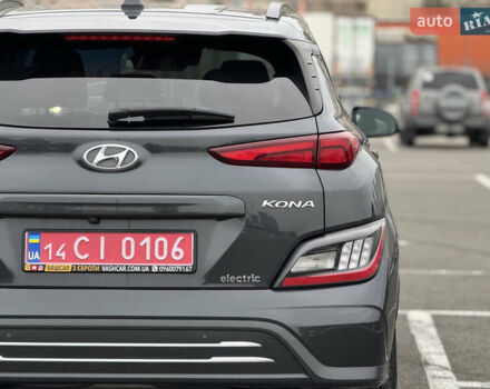 Серый Хендай Kona Electric, объемом двигателя 0 л и пробегом 50 тыс. км за 18500 $, фото 28 на Automoto.ua