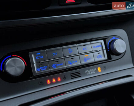 Сірий Хендай Kona Electric, об'ємом двигуна 0 л та пробігом 55 тис. км за 18500 $, фото 31 на Automoto.ua