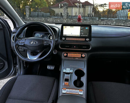 Серый Хендай Kona Electric, объемом двигателя 0 л и пробегом 55 тыс. км за 22000 $, фото 29 на Automoto.ua