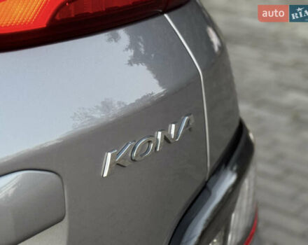 Серый Хендай Kona Electric, объемом двигателя 0 л и пробегом 80 тыс. км за 20700 $, фото 19 на Automoto.ua