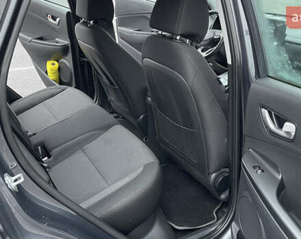 Сірий Хендай Kona Electric, об'ємом двигуна 0 л та пробігом 103 тис. км за 19700 $, фото 10 на Automoto.ua