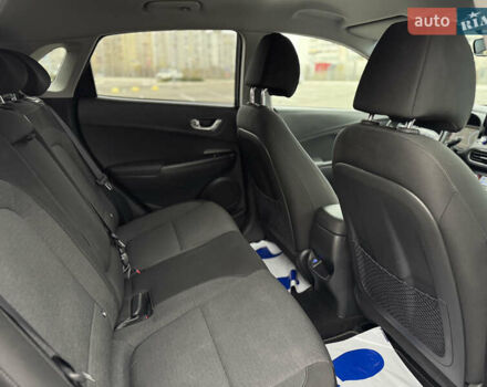 Серый Хендай Kona Electric, объемом двигателя 0 л и пробегом 50 тыс. км за 18500 $, фото 47 на Automoto.ua