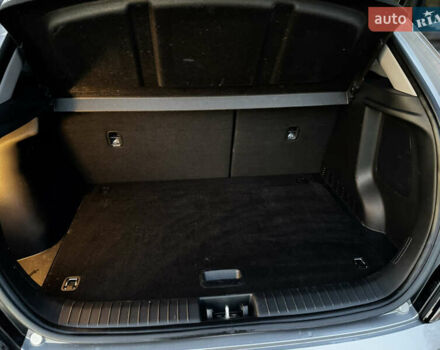 Серый Хендай Kona Electric, объемом двигателя 0 л и пробегом 80 тыс. км за 20700 $, фото 84 на Automoto.ua