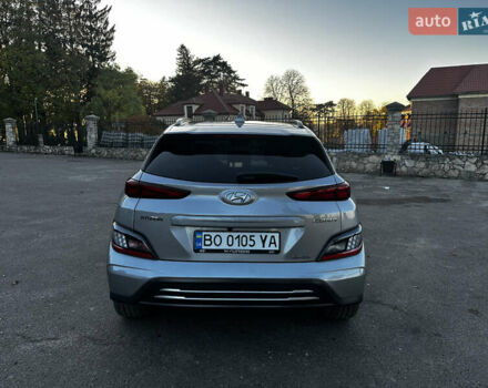 Серый Хендай Kona Electric, объемом двигателя 0 л и пробегом 55 тыс. км за 22000 $, фото 9 на Automoto.ua