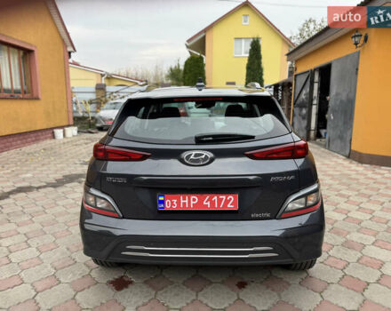 Серый Хендай Kona Electric, объемом двигателя 0 л и пробегом 112 тыс. км за 18999 $, фото 6 на Automoto.ua