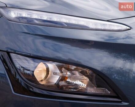 Серый Хендай Kona Electric, объемом двигателя 0 л и пробегом 46 тыс. км за 17950 $, фото 32 на Automoto.ua