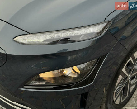 Сірий Хендай Kona Electric, об'ємом двигуна 0 л та пробігом 48 тис. км за 17500 $, фото 16 на Automoto.ua