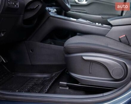 Серый Хендай Kona Electric, объемом двигателя 0 л и пробегом 46 тыс. км за 17950 $, фото 41 на Automoto.ua