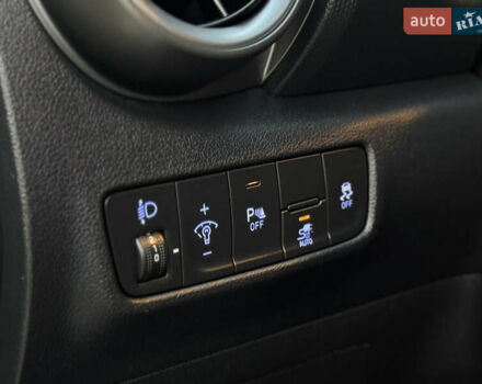 Серый Хендай Kona Electric, объемом двигателя 0 л и пробегом 80 тыс. км за 20700 $, фото 43 на Automoto.ua