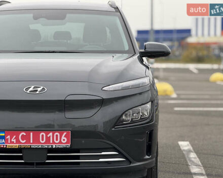 Серый Хендай Kona Electric, объемом двигателя 0 л и пробегом 50 тыс. км за 18500 $, фото 22 на Automoto.ua