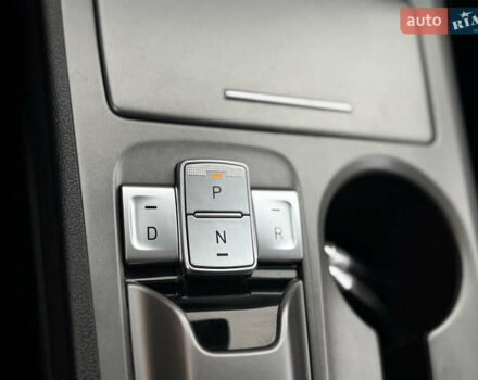 Серый Хендай Kona Electric, объемом двигателя 0 л и пробегом 112 тыс. км за 18999 $, фото 52 на Automoto.ua