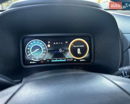 Серый Хендай Kona Electric, объемом двигателя 0 л и пробегом 55 тыс. км за 22000 $, фото 19 на Automoto.ua