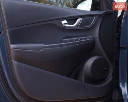 Серый Хендай Kona Electric, объемом двигателя 0 л и пробегом 46 тыс. км за 17950 $, фото 38 на Automoto.ua