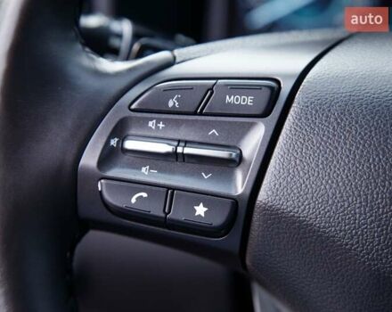 Серый Хендай Kona Electric, объемом двигателя 0 л и пробегом 46 тыс. км за 17950 $, фото 46 на Automoto.ua