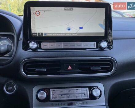 Серый Хендай Kona Electric, объемом двигателя 0 л и пробегом 115 тыс. км за 20600 $, фото 36 на Automoto.ua