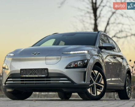 Серый Хендай Kona Electric, объемом двигателя 0 л и пробегом 80 тыс. км за 20700 $, фото 25 на Automoto.ua