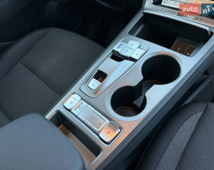 Сірий Хендай Kona Electric, об'ємом двигуна 0 л та пробігом 41 тис. км за 18650 $, фото 34 на Automoto.ua