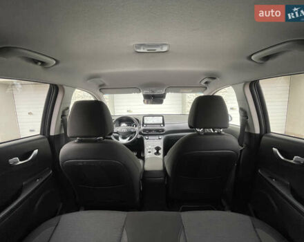 Серый Хендай Kona Electric, объемом двигателя 0 л и пробегом 57 тыс. км за 16790 $, фото 26 на Automoto.ua