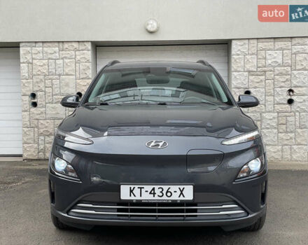 Серый Хендай Kona Electric, объемом двигателя 0 л и пробегом 57 тыс. км за 16790 $, фото 1 на Automoto.ua