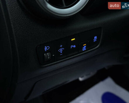 Сірий Хендай Kona Electric, об'ємом двигуна 0 л та пробігом 55 тис. км за 18500 $, фото 42 на Automoto.ua