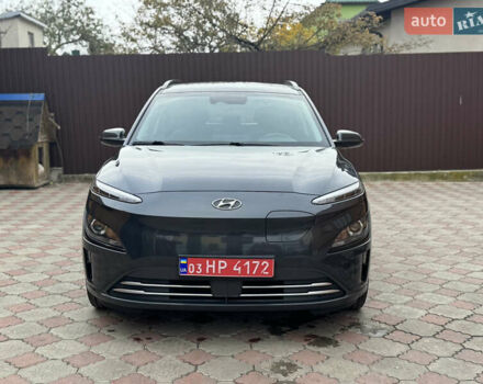 Серый Хендай Kona Electric, объемом двигателя 0 л и пробегом 112 тыс. км за 18499 $, фото 2 на Automoto.ua