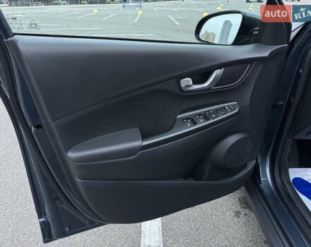 Сірий Хендай Kona Electric, об'ємом двигуна 0 л та пробігом 55 тис. км за 18500 $, фото 28 на Automoto.ua